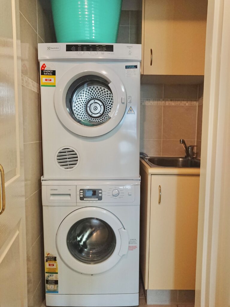 ブリスベンで私が住んでいた部屋の洗濯機と乾燥機